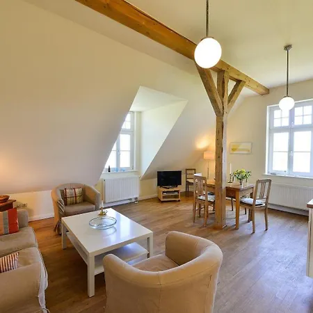 Ferienwohnung-5-am-wasser-gut-grubnow-ruegen-wlan-und-sauna * Grubnow