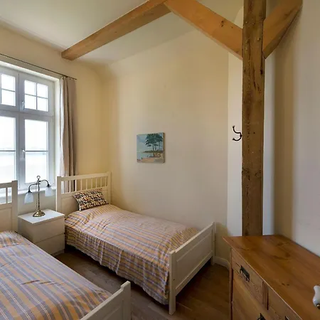 Apartment Ferienwohnung-5-am-wasser-gut-grubnow-ruegen-wlan-und-sauna *