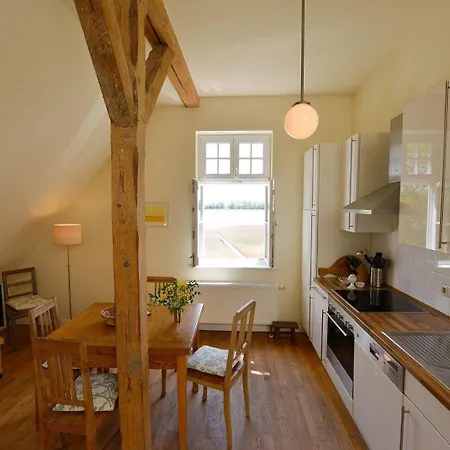 Apartment Ferienwohnung-5-am-wasser-gut-grubnow-ruegen-wlan-und-sauna Grubnow