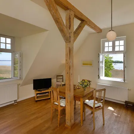 Apartment Ferienwohnung-5-am-wasser-gut-grubnow-ruegen-wlan-und-sauna *